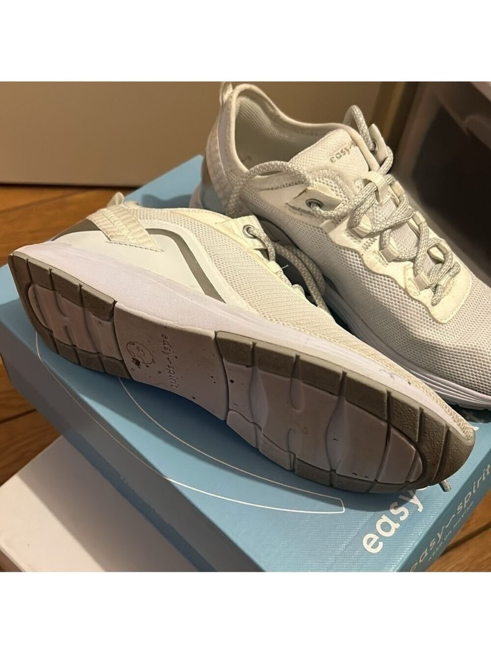 6.5 Wide Width Easy Spirit White sneakers with box (worn just once) - Picture 4 of 6